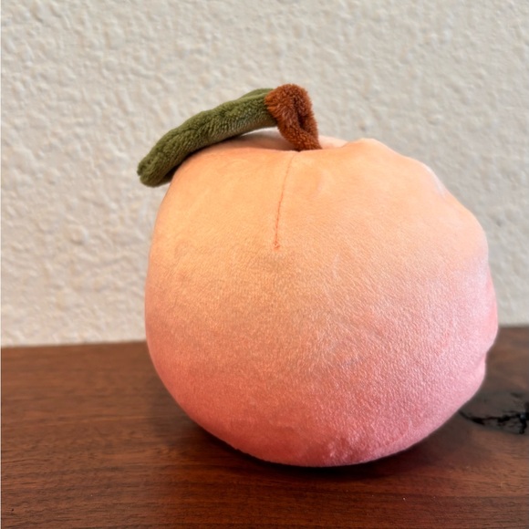 🍑 Jellycat Fabulous Fruit Peach Cute Squishy Peach Plush Toy - Picture 3 of 7